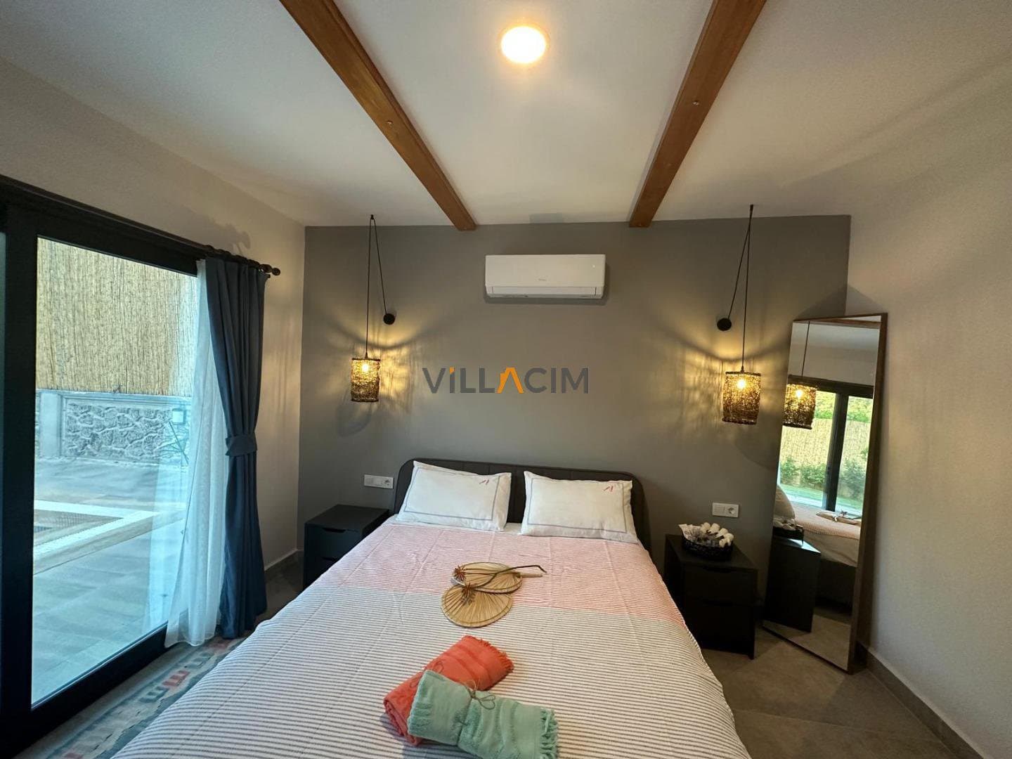 Villa Timbered Duo