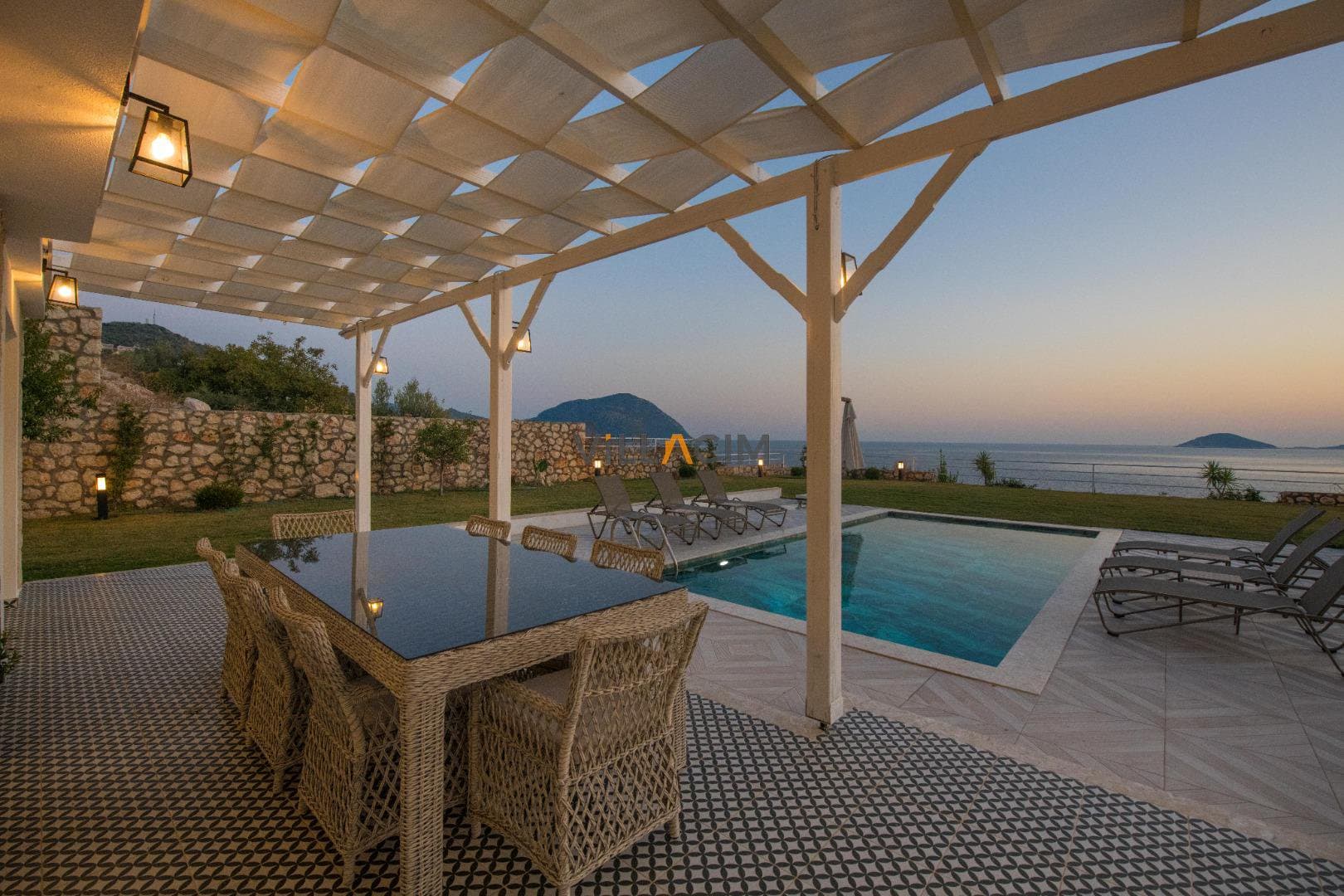 Villa White Home 2