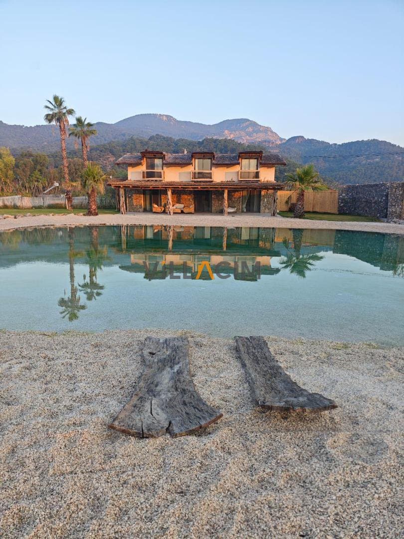 Villa Calybs