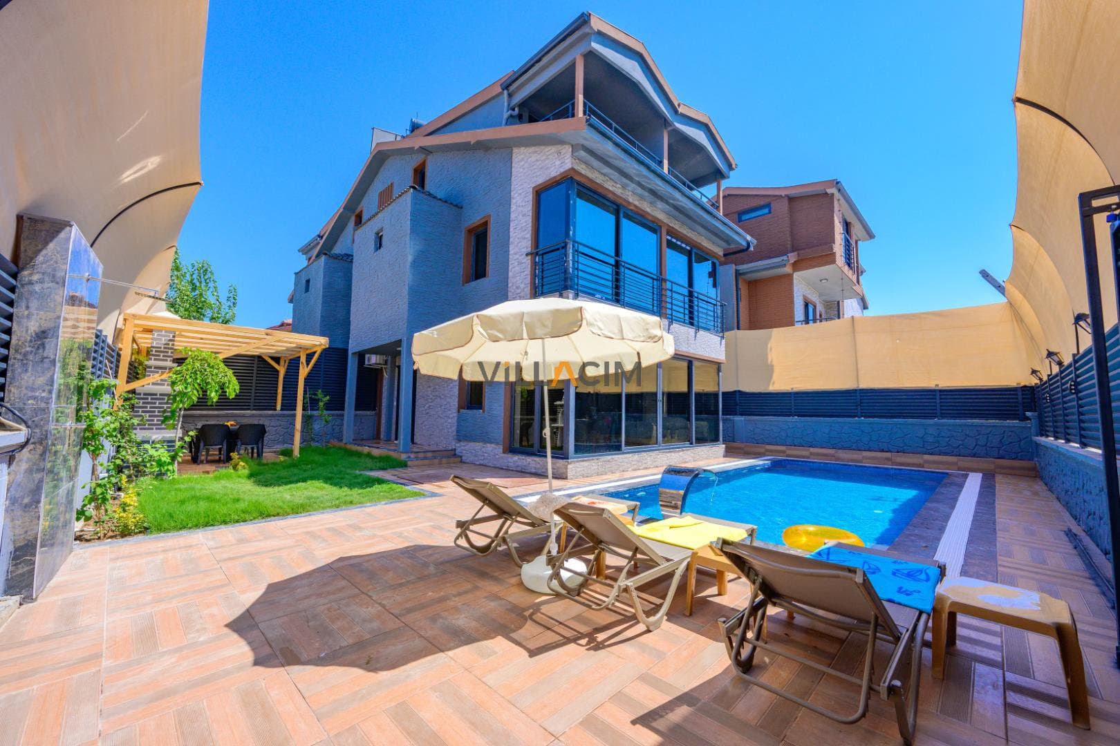 Villa Mistral