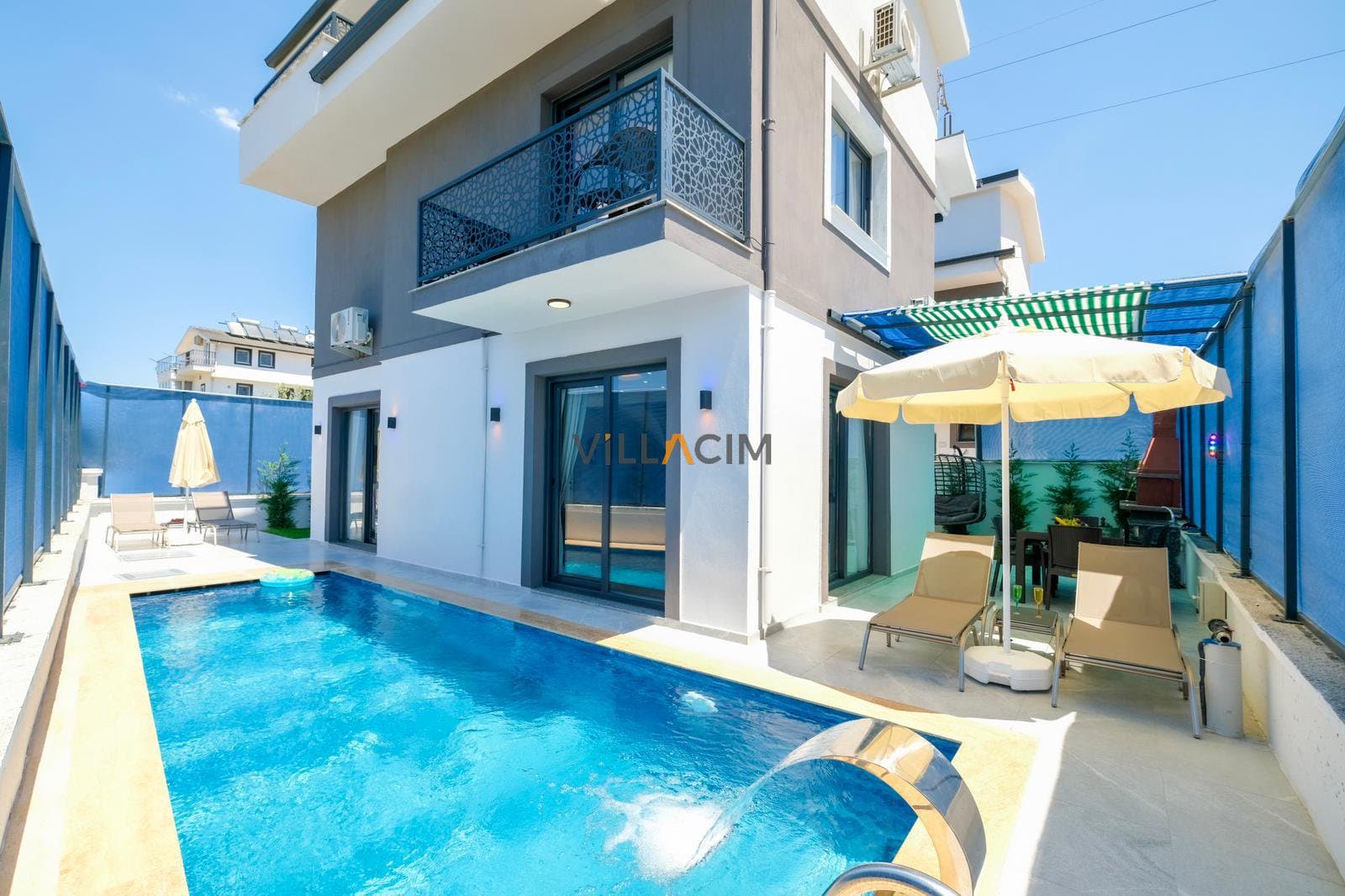 Villa Megira