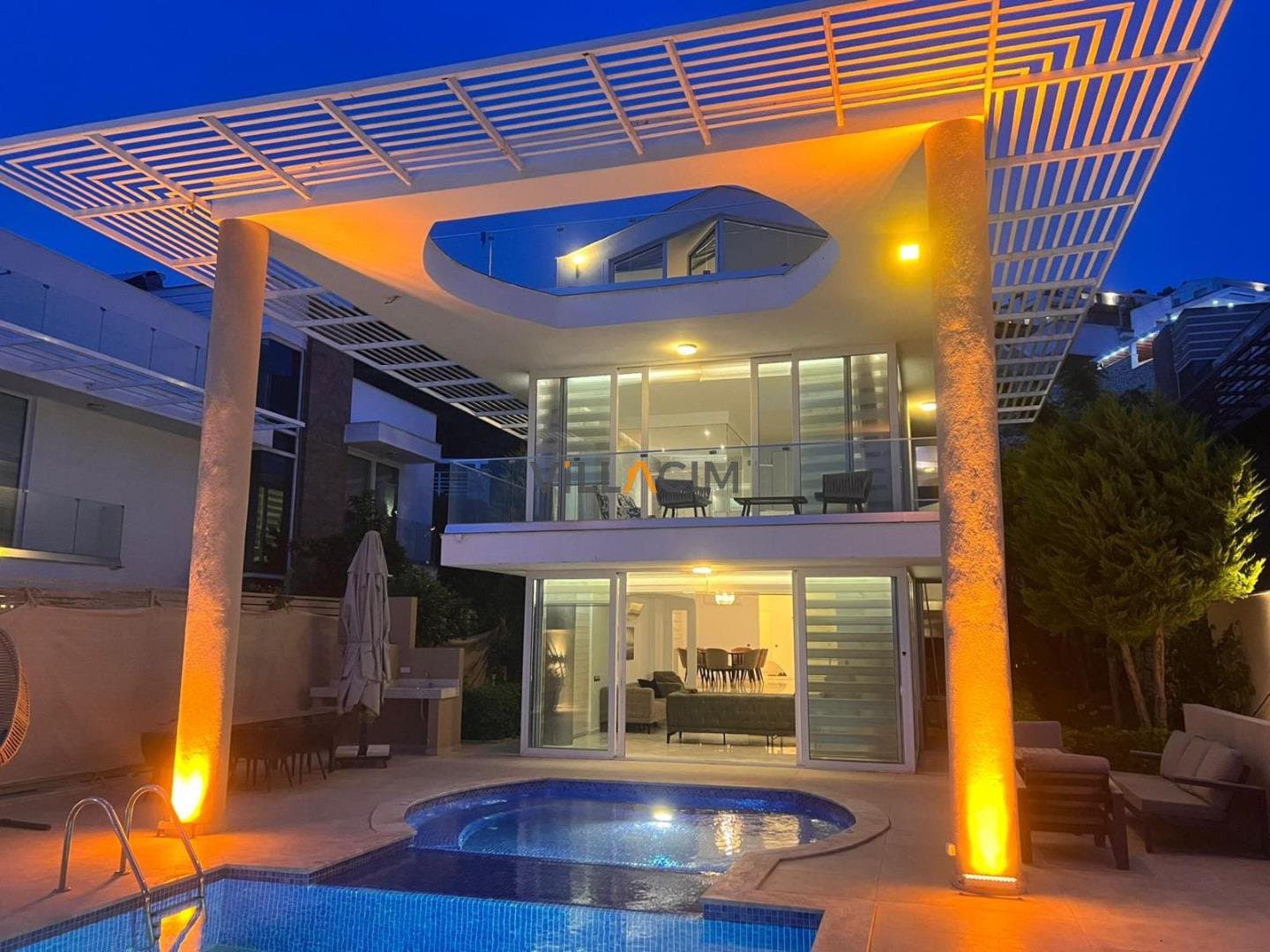 Villa Hill Side 2