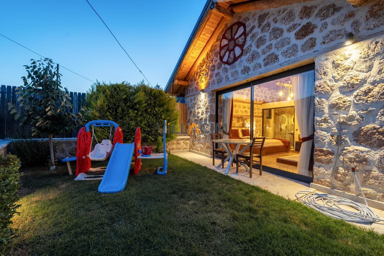 Villa Topçu Stone