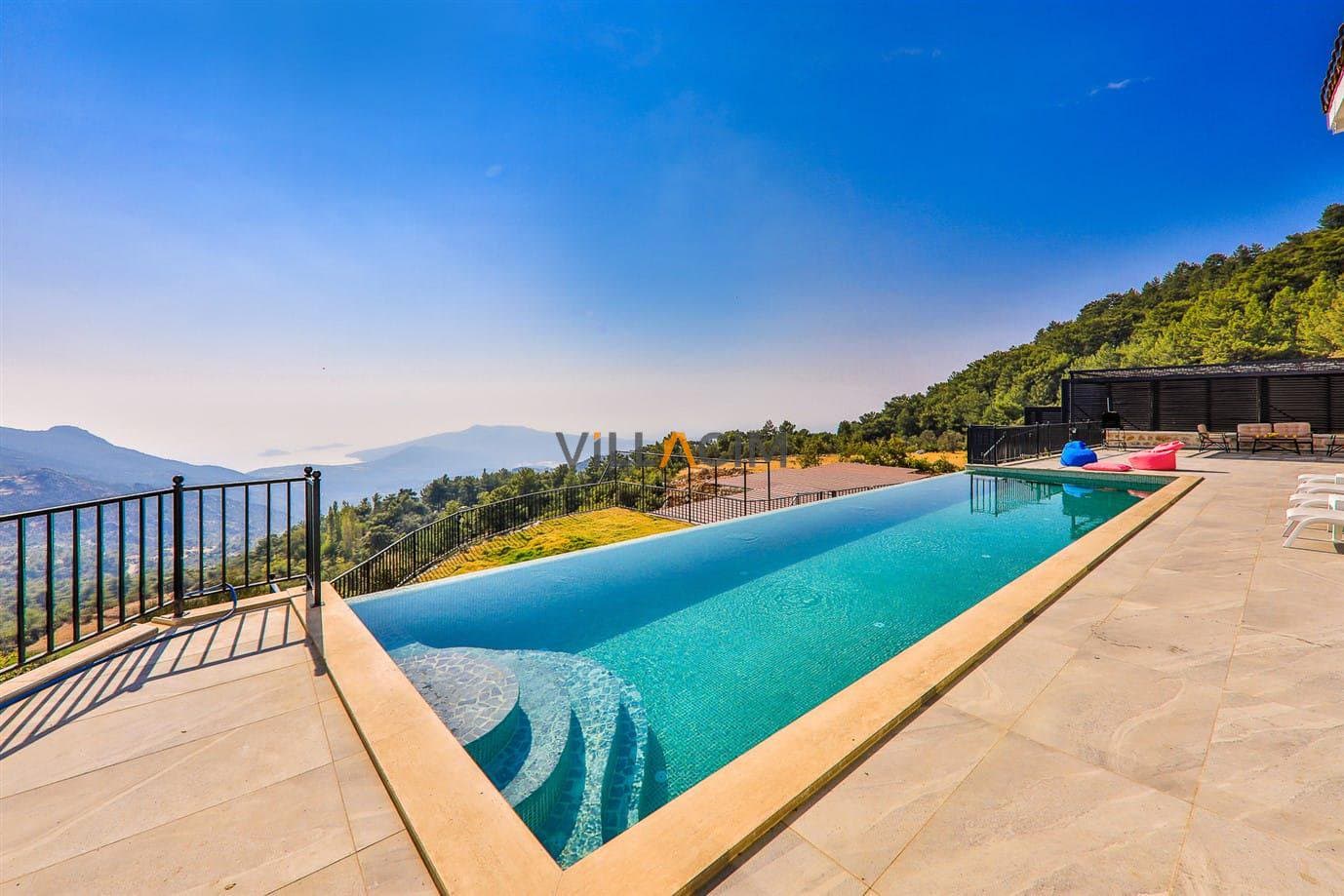Villa Hiraya 5