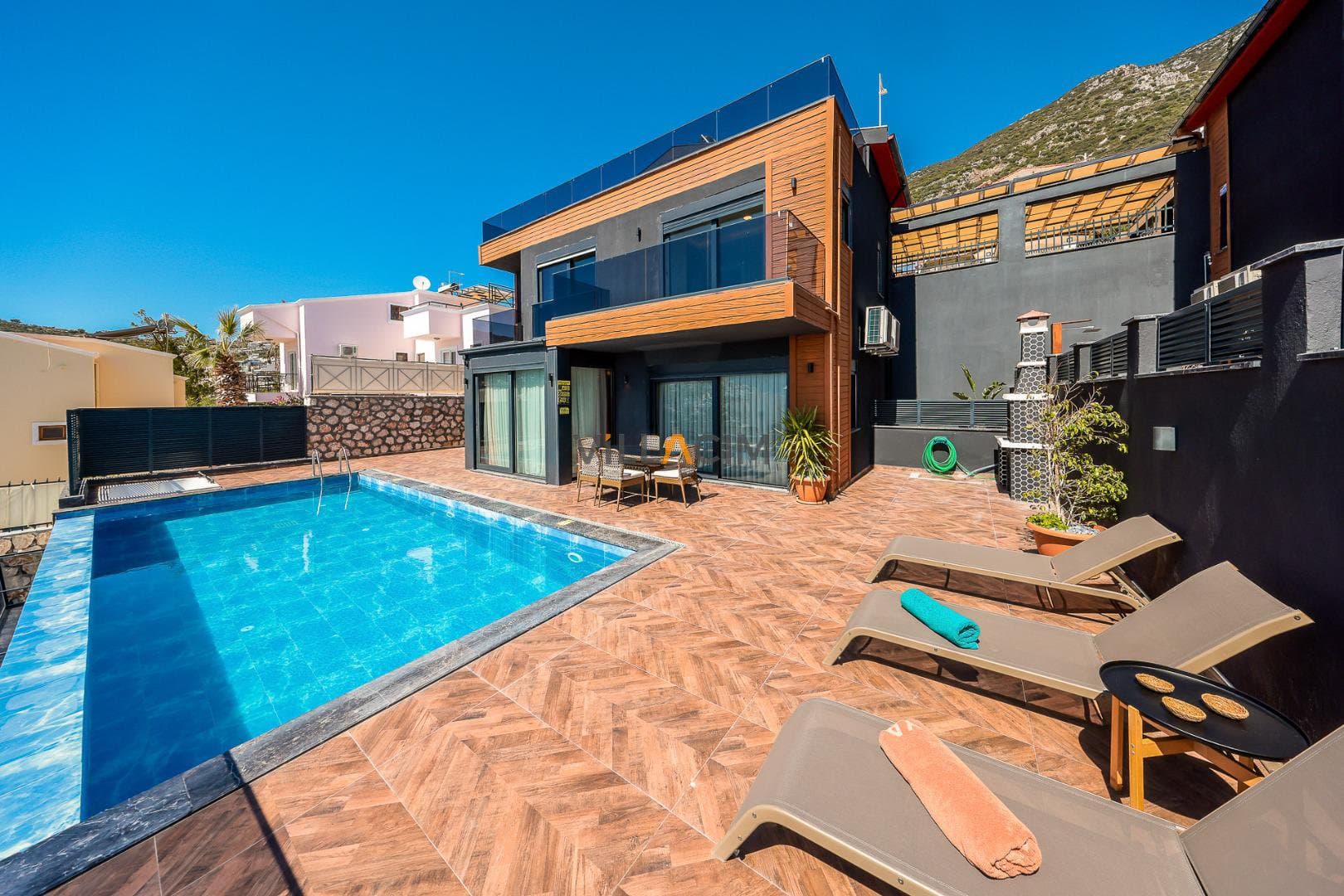 Villa Orange Diamond