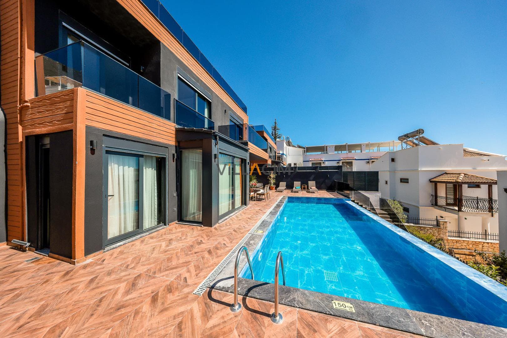 Villa Orange Diamond