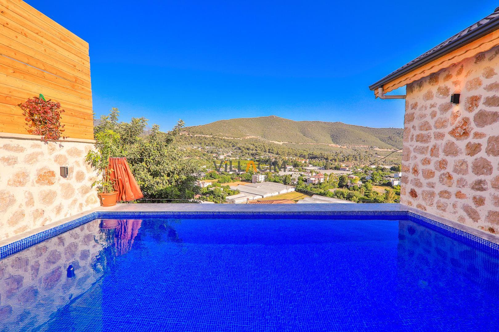 Villa Skyline