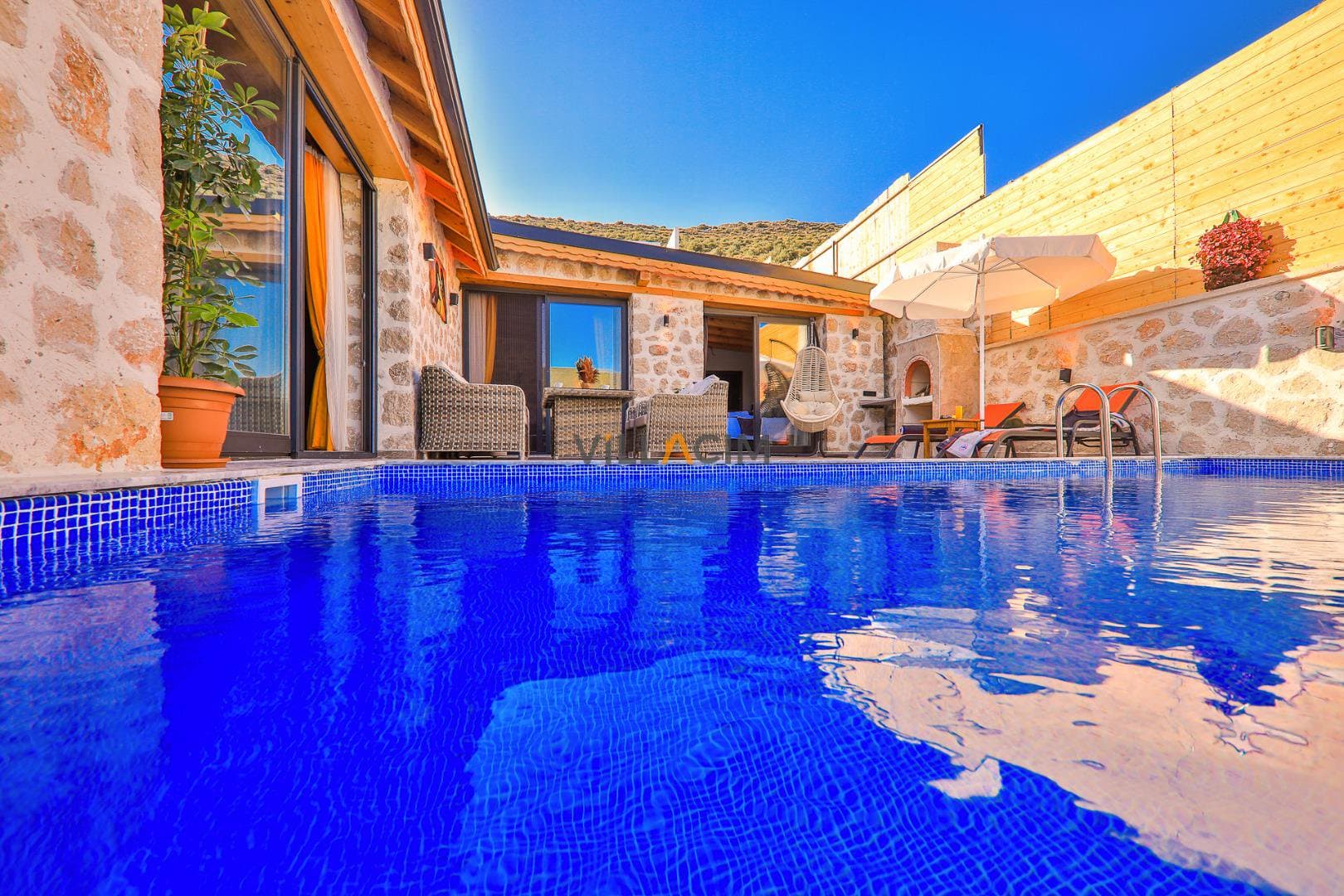 Villa Skyline