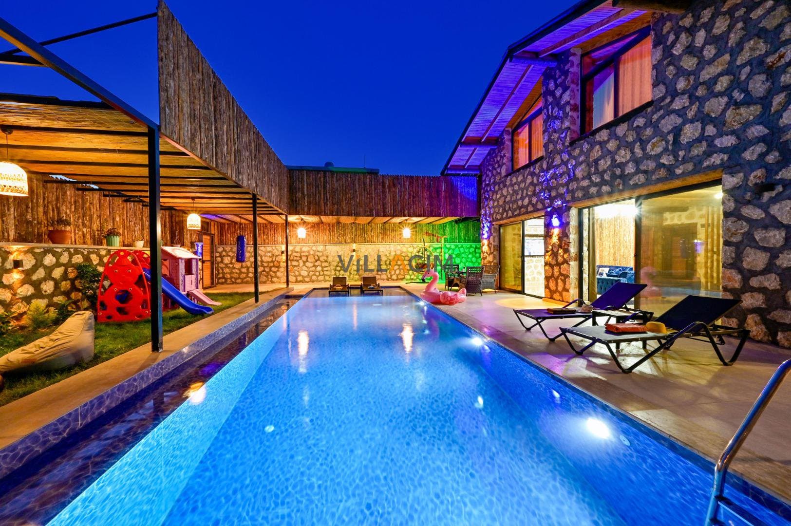 Villa Luma Blue