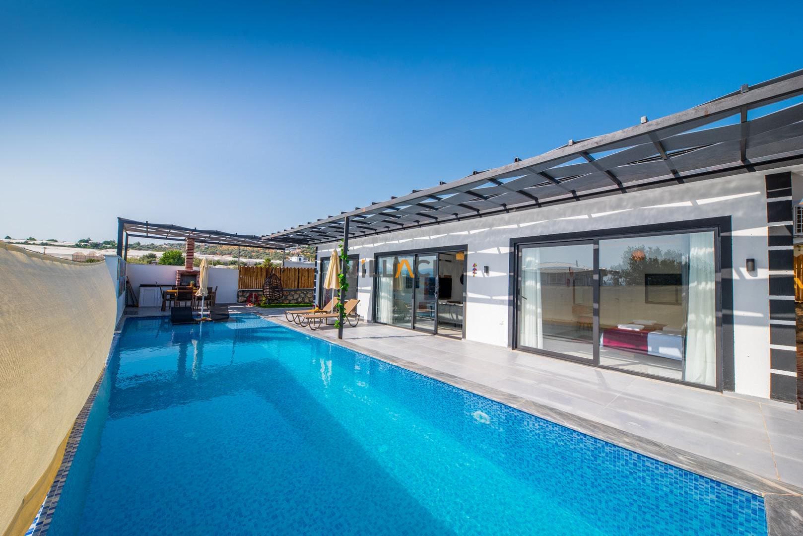 Villa Nar Çiçeği