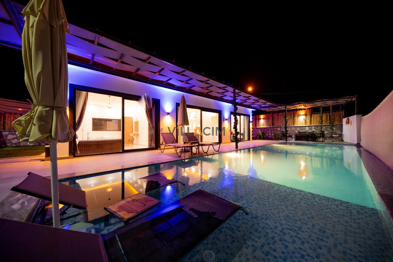 Villa Nar Çiçeği