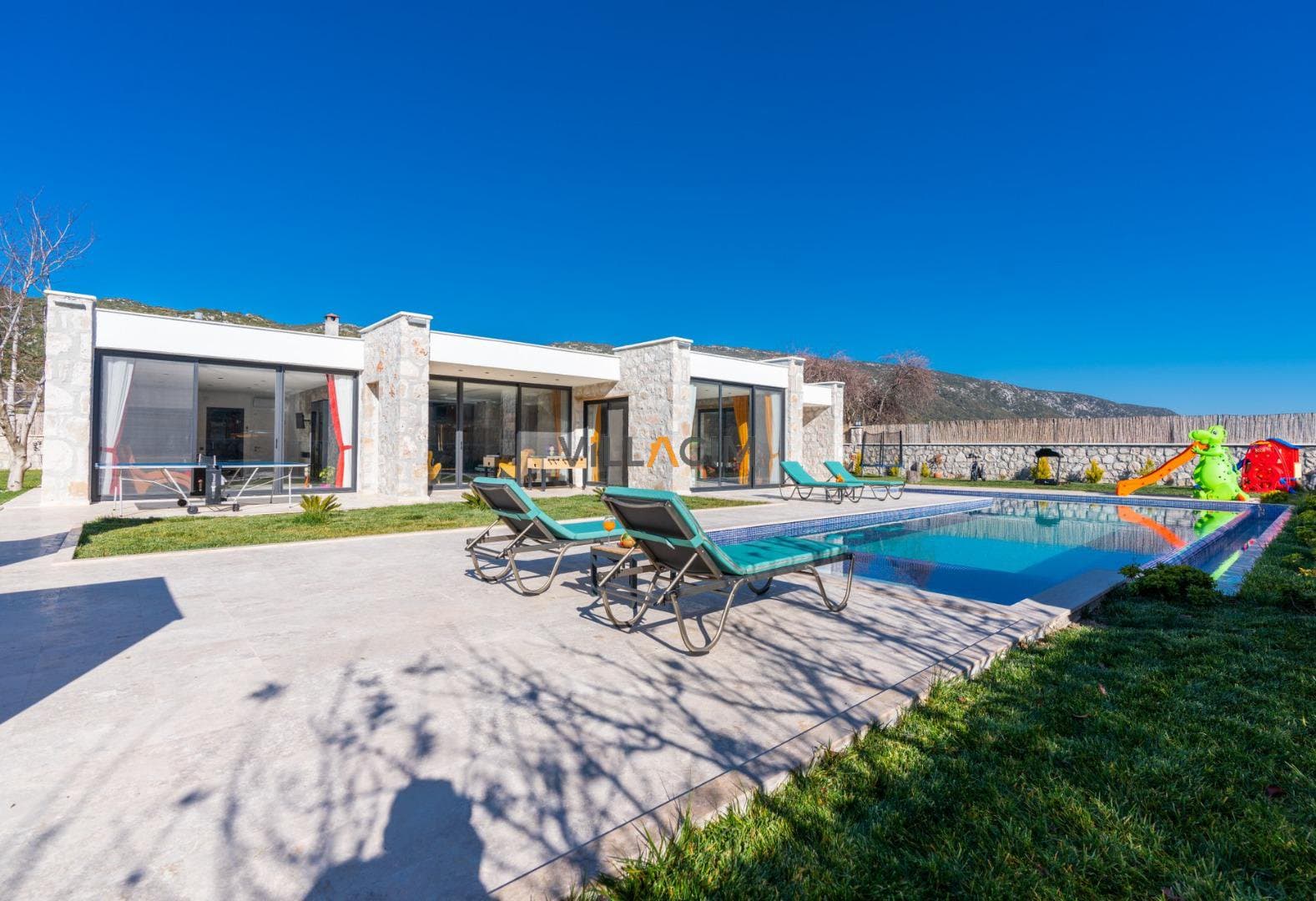 Villa Web