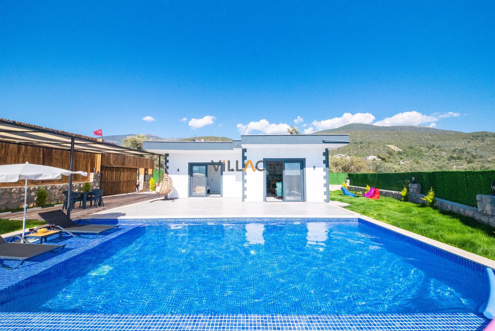 Villa İroni