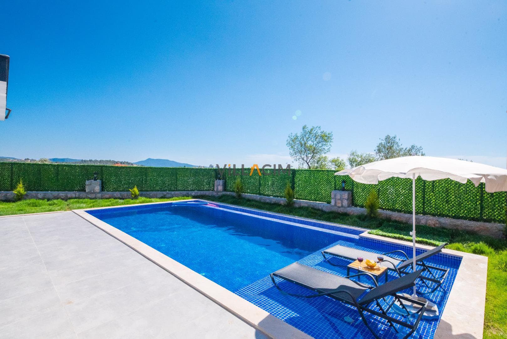 Villa İroni
