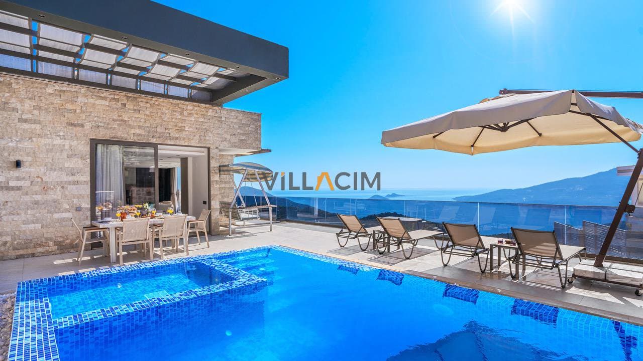Villa White House